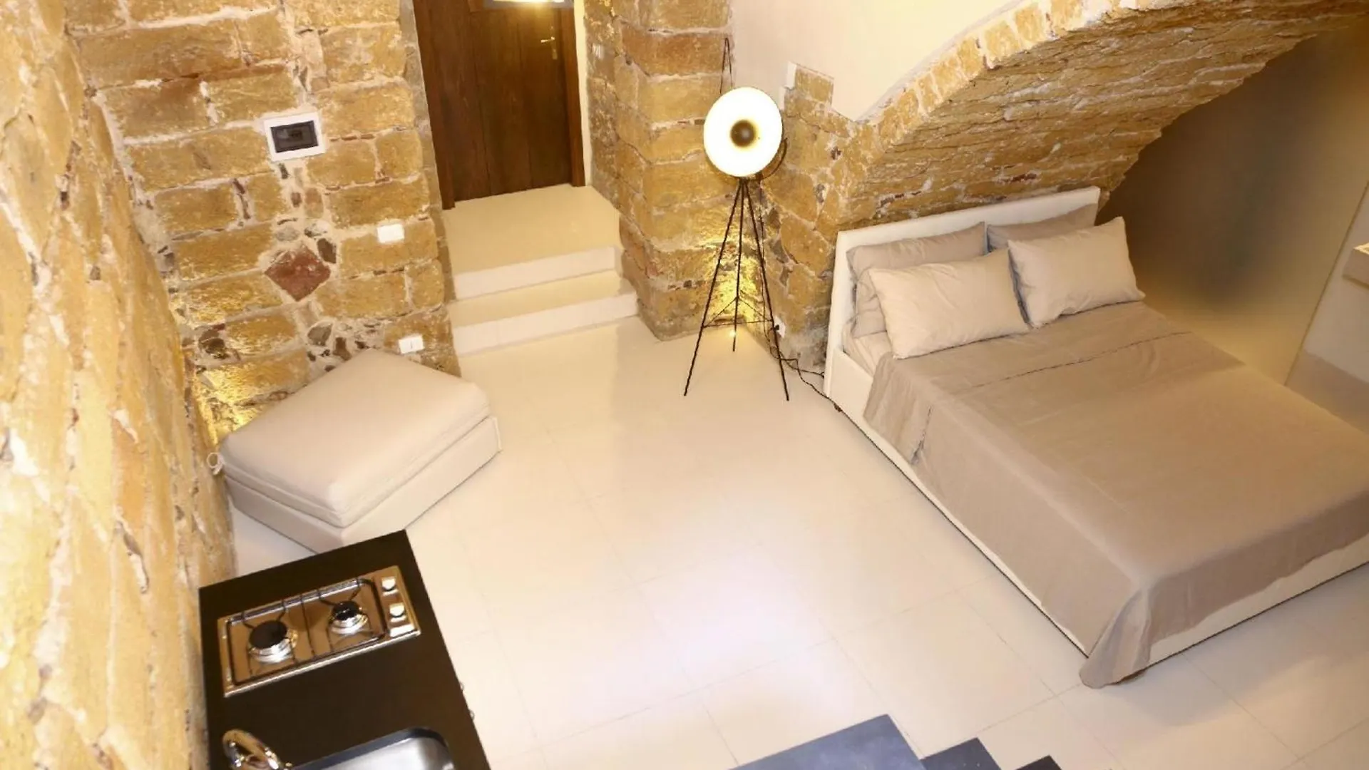 Studio Fuer 3 Personen Ca 30 Qm In Cefalu, Sizilien Nordkueste Von Sizilien